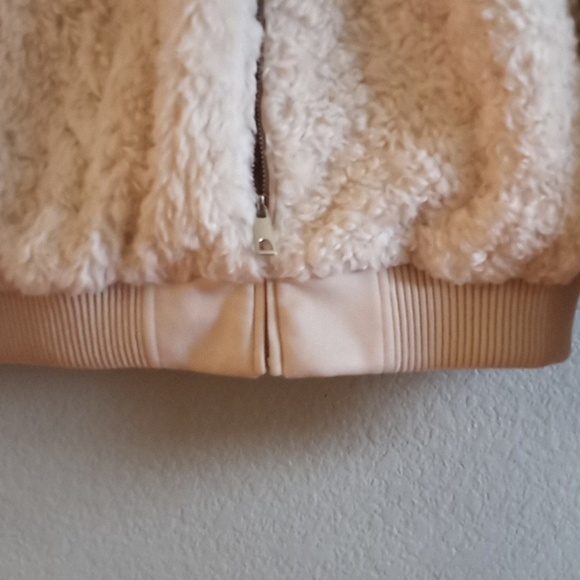 Zara Faux Mongolion Curly Comfy Cuddly Fur Winter White Casual Bohemian Hoodie - Picture 4 of 7